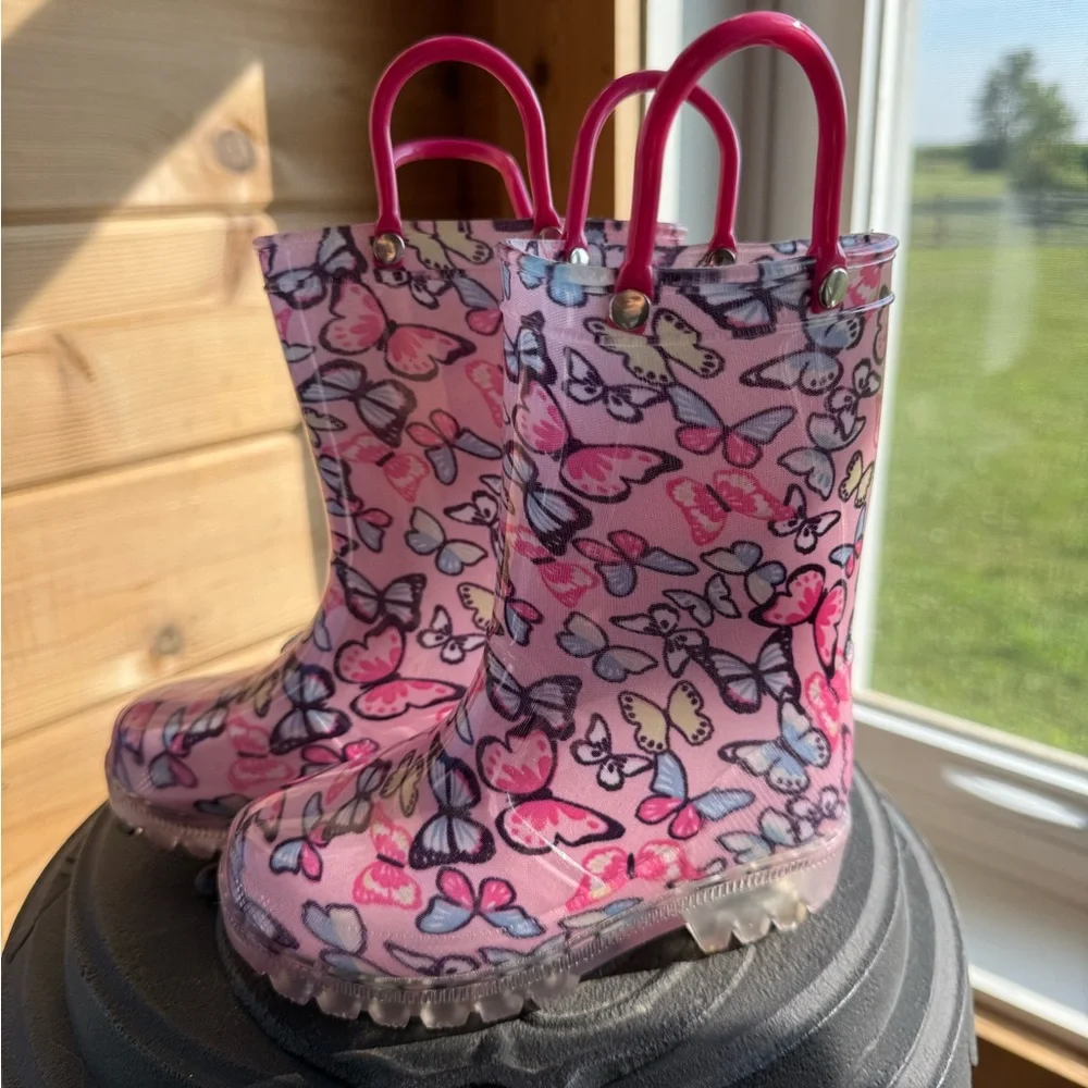 Butterfly NWOT Size 6 Light Up Rubber Boots
